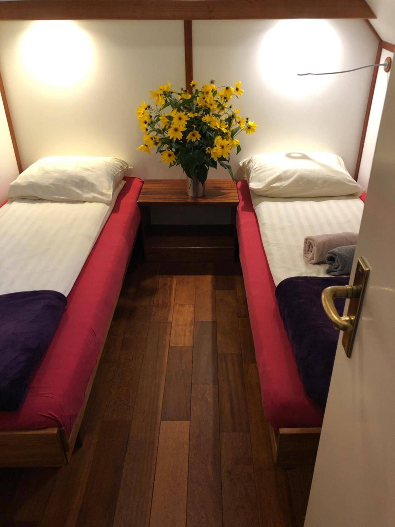 Hotelboot Zwaan Amszterdam Kültér fotó