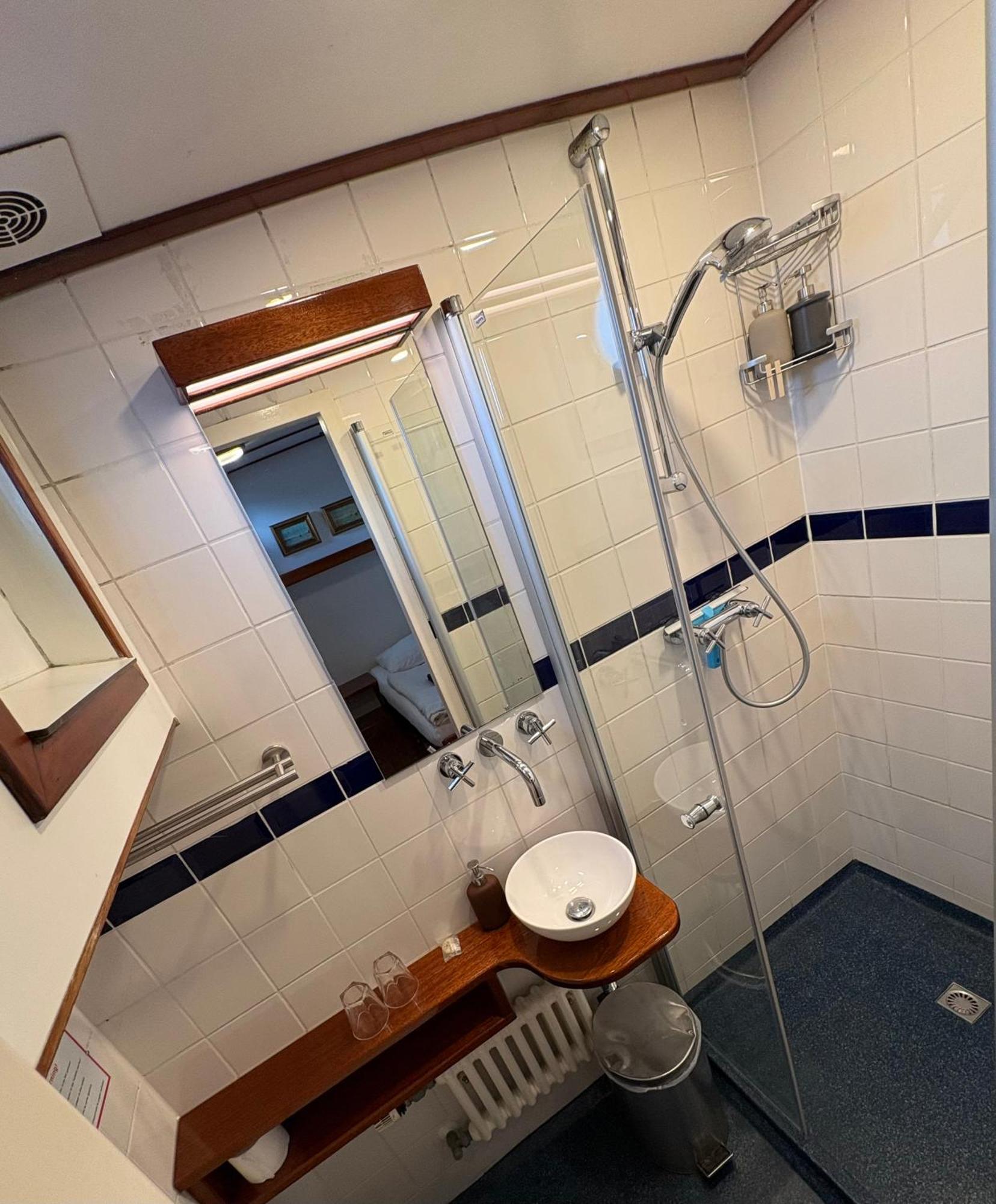 Hotelboot Zwaan Amszterdam Kültér fotó
